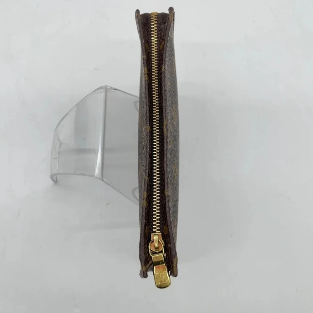 Louis Vuitton  Monogram Pouch With Box - Picture 4 of 13